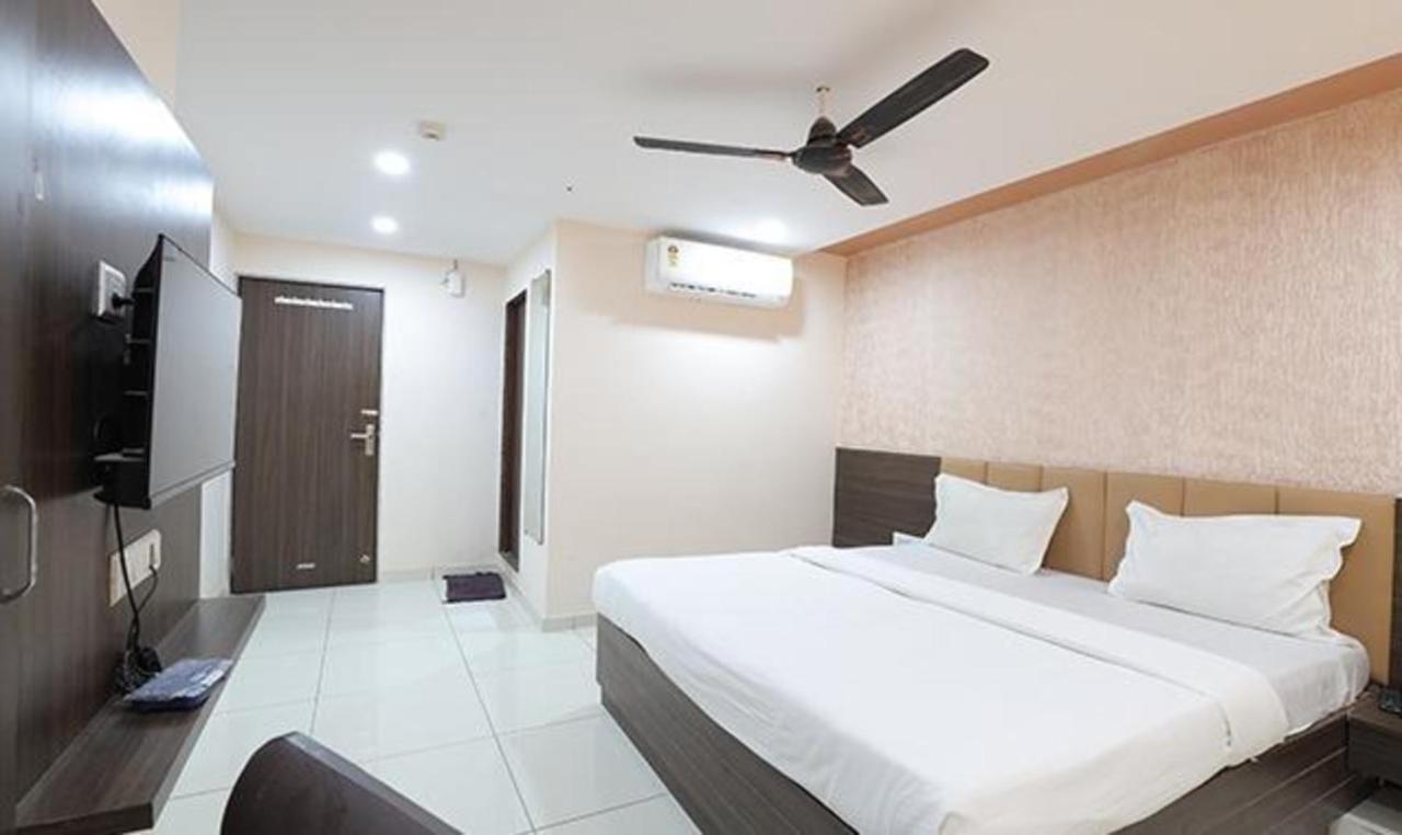 Fabhotel The Heaven Ahmedabad Exterior photo